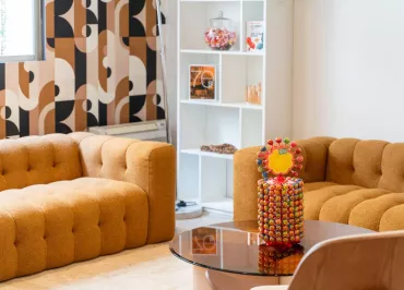 Soleil, style vintage et douceur de vivre – bienvenue dans les années 70 sur la Côte d’Azur !