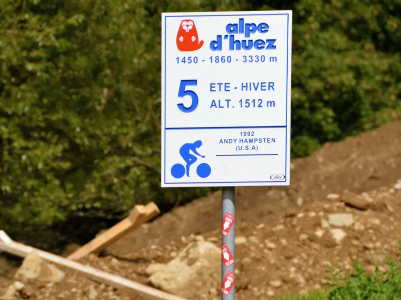 5. Kurve auf den 21 berühmten Serpentinen von Alpe d'Huez