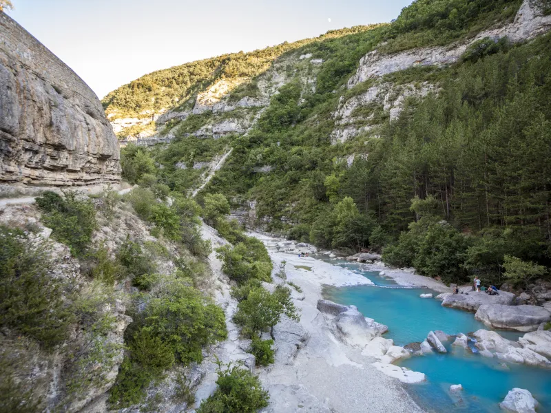 Türkisfarbenes Wasser der Méouge