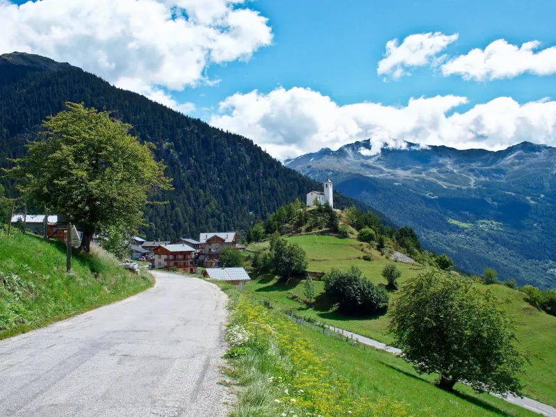 Die Kapelle Saint-Michel beim Aufstieg nach La Rosière