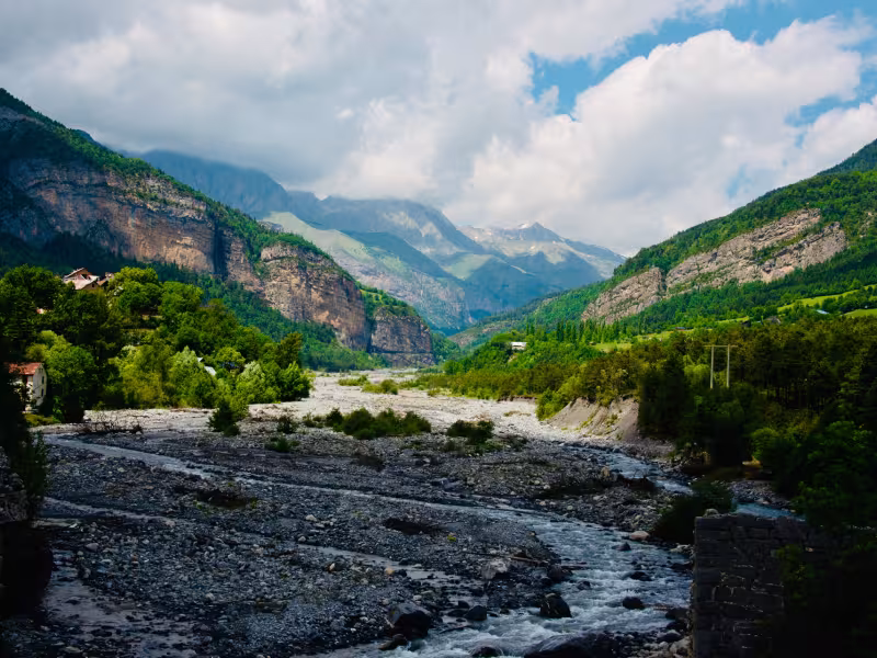 Das Hochtal Var in den Alpes-Maritimes