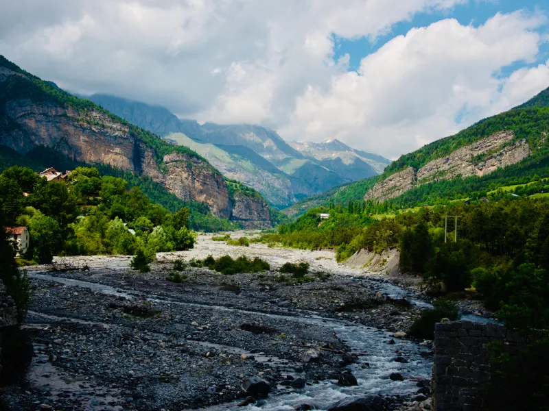 Das Hochtal Var in den Alpes-Maritimes