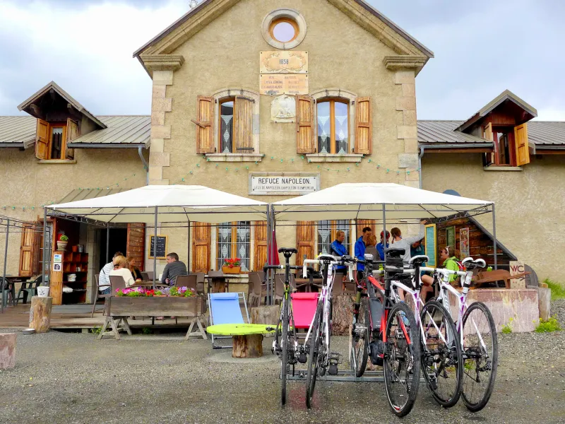 Das Refuge Napoléon nahe dem Gipfel des Col d'Izoard