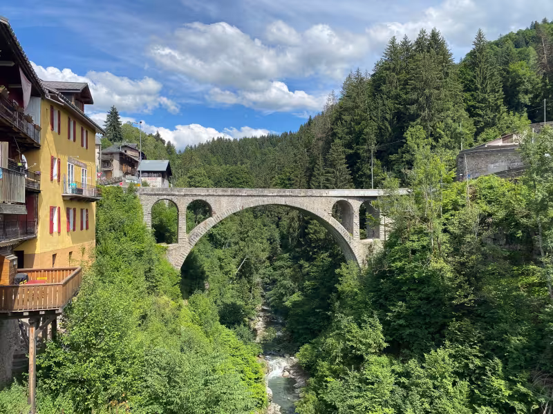 Brücke über den Arly in Flumet