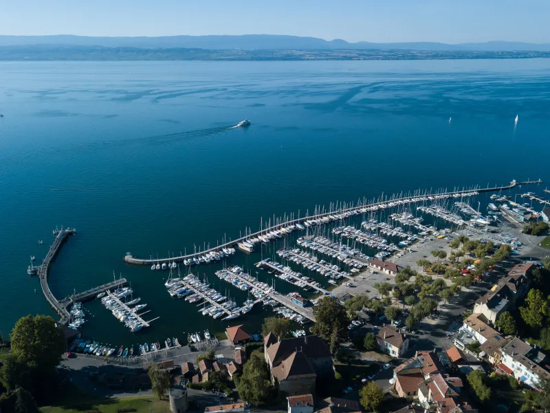 Hafen von Thonon-les-Bains und Genfer See