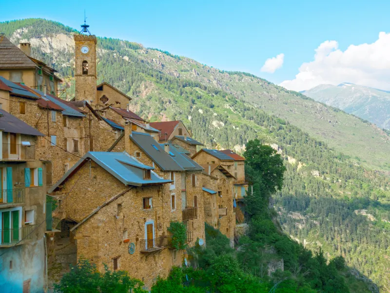 Roubion, hoch über dem Tinée-Tal gelegen