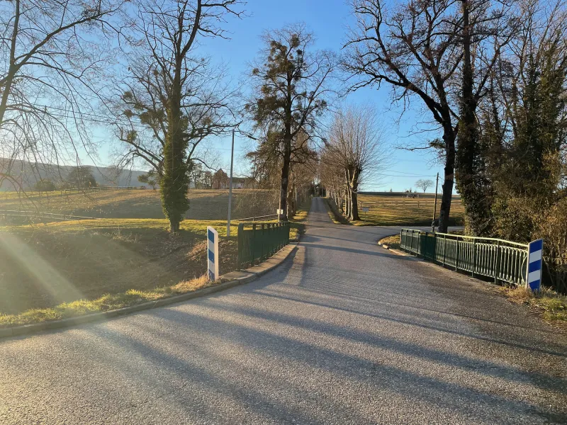 Auf den Straßen von l'Albanais nördlich von Rumilly