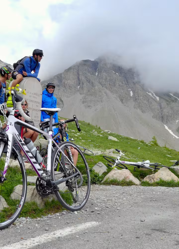 Feierlichkeiten zum Überqueren des Col de la Cayolle