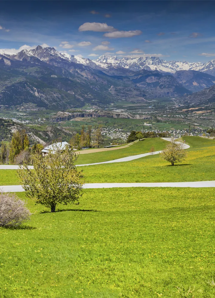 Serpentinen des Col de Vars mit Blick auf das Tal der Durance