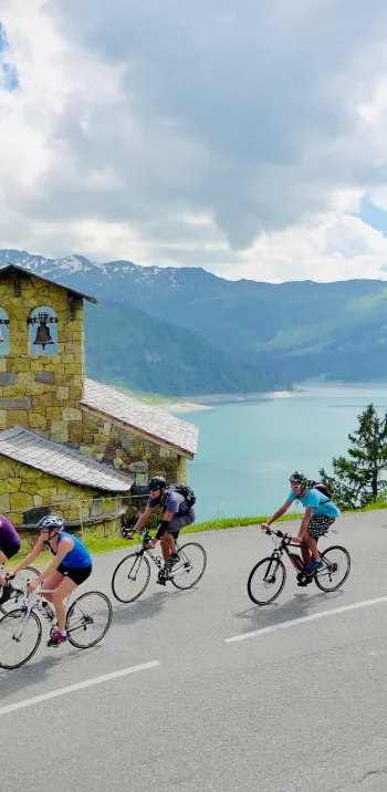 Kapelle und See von Roselend