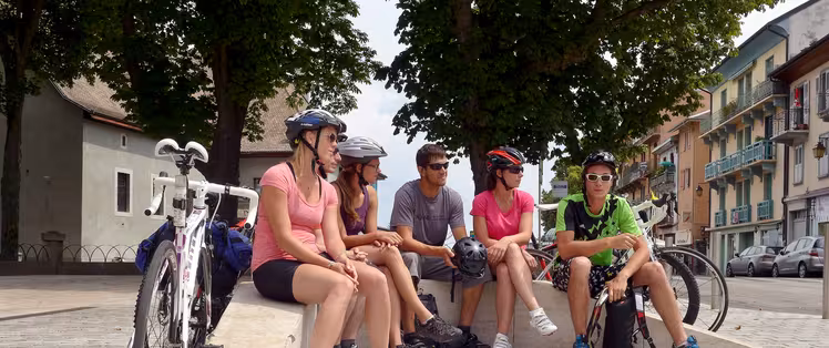 Startgruppe von Route des Grandes Alpes mit dem Fahrrad