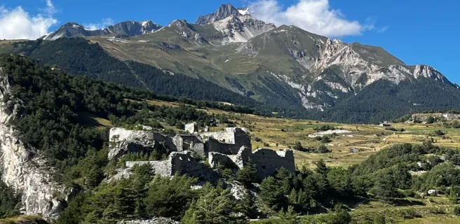 Vue sur le fort Charles-Félix depuis le fort Victor-Emmanuel