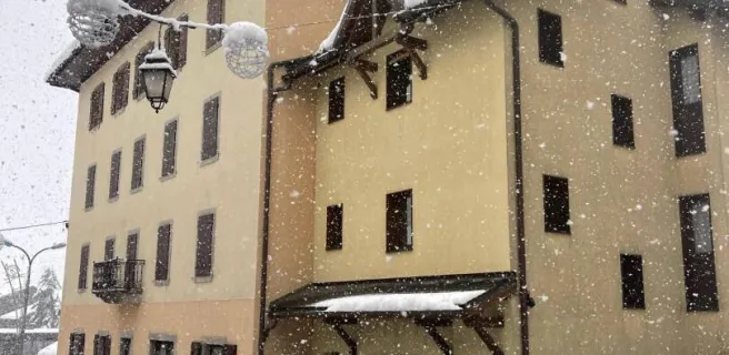 Façade hôtel le Mont Blanc