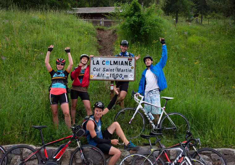 Feier beim Überqueren des Col Saint-Martin