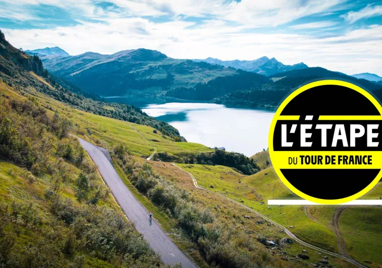 foto lac de roselend mit fahrrad und logo etape du tour