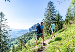 Sommer rund um den See von Annecy