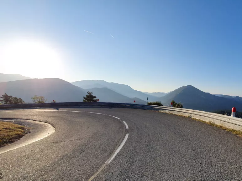 Abstieg nach Castellane bei Sonnenaufgang